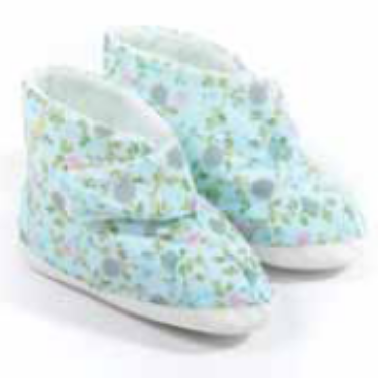 Roomy Slippers for Men and Women: 8 - 9 (Women)